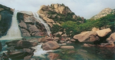 the deep linns splashing sprays